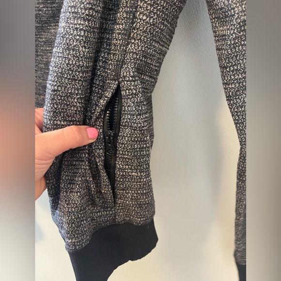 Lululemon Be Present High Neck Collar Jacket in Grey black blend - size 6 - Picture 9 of 10